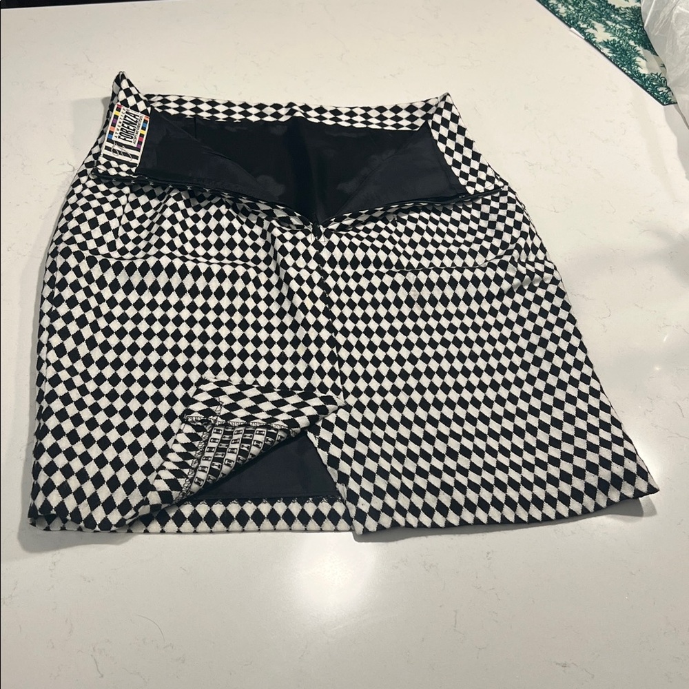 Forenza Black and White Diamond Pattern Mini Skirt size 6 - Picture 5 of 9